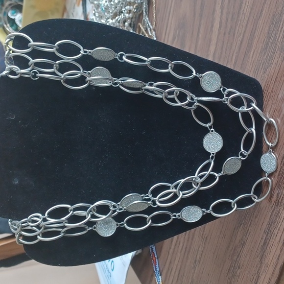 Women’s silver-tone necklace, 14"-16" drop - Picture 1 of 4